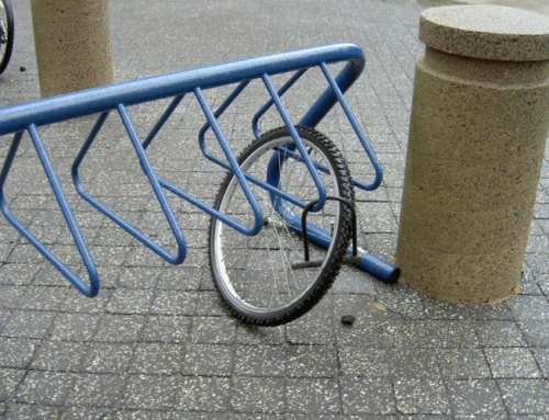 Lock It or Lose It: Why the 3-Point Method is Essential for Cyclists